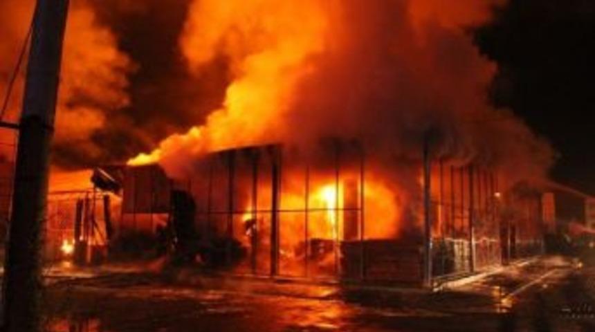 Fethiyede Alevli Gece