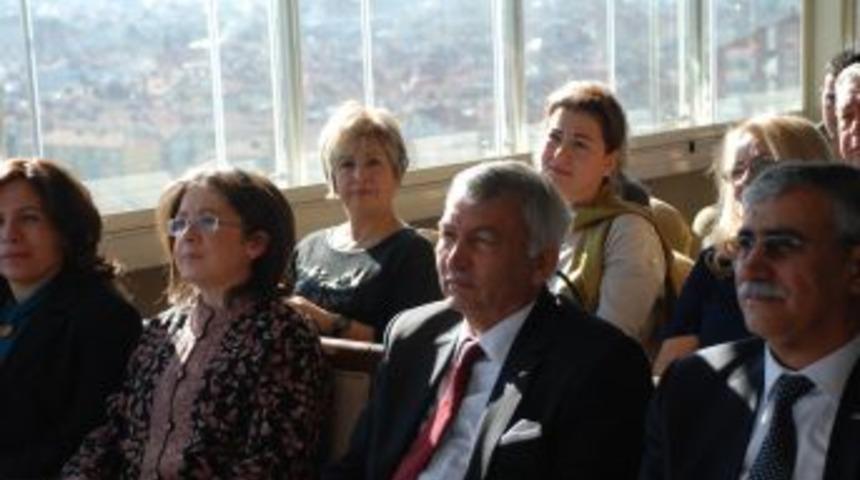 İşadamları Ve Işkadınlarına Sıradışı Olma Semineri Verildi