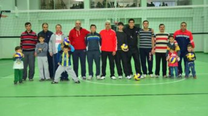Bur&ccedil; Kardeşliği Voleybol Turnuvası Ile Pekişiyor