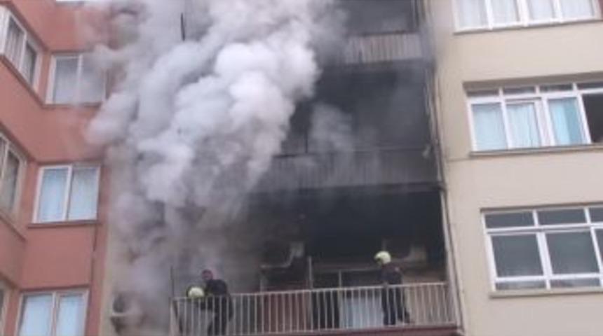 Yangında Mahsur Kalan Fel&ccedil;li Vatandaşı Itfaiye Kurtardı