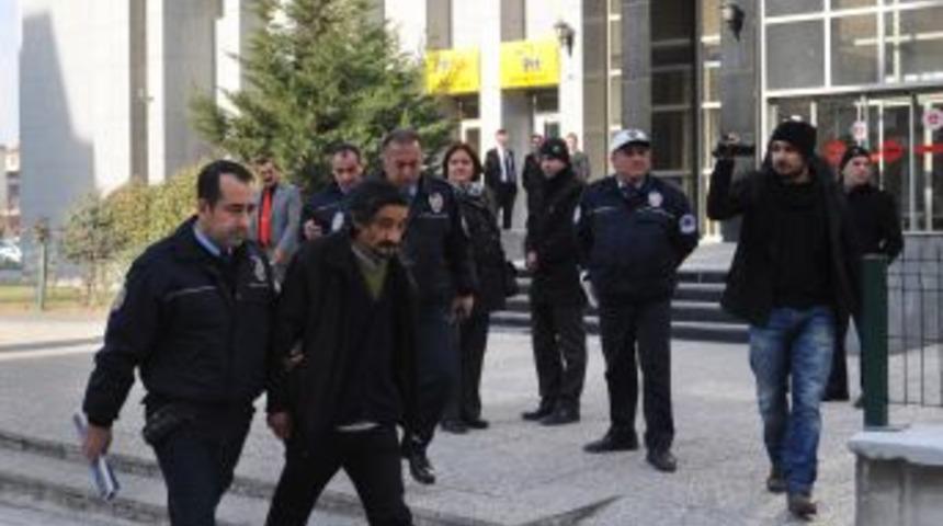 Kocasının 7 Yerinden Bı&ccedil;akladığı Kadın Kurtarılamadı