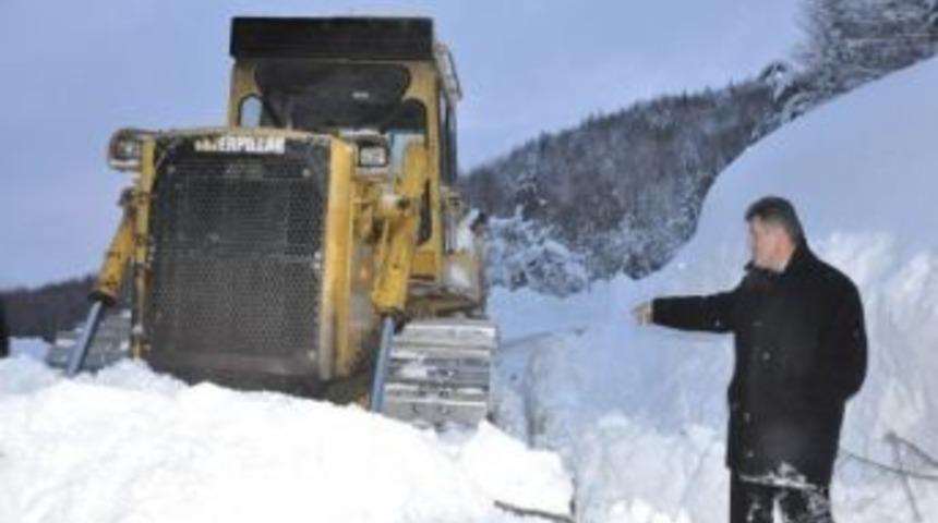 9 G&uuml;nde 2 Bin Kilometre K&ouml;y Yolu Kardan Temizlendi
