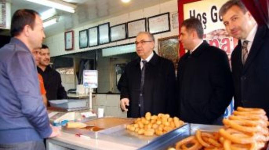 Ak Parti Adayı Kutlu Esnafını Ziyaret Etti