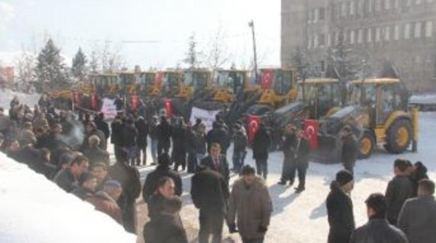 Hakkari&rsquo;de G&ouml;rkemli Ara&ccedil; Teslim T&ouml;reni