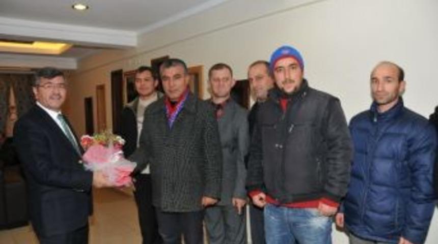 Niğde Belediye Spor Taraftarından Belediye Başkanı Faruk Akdoğan'a Ziyaret