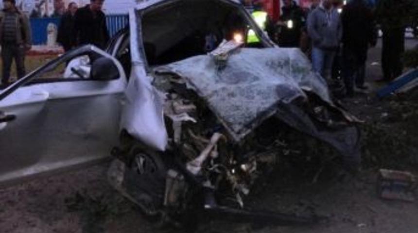Muratlı'da Trafik Kazası: 2 &Ouml;l&uuml;