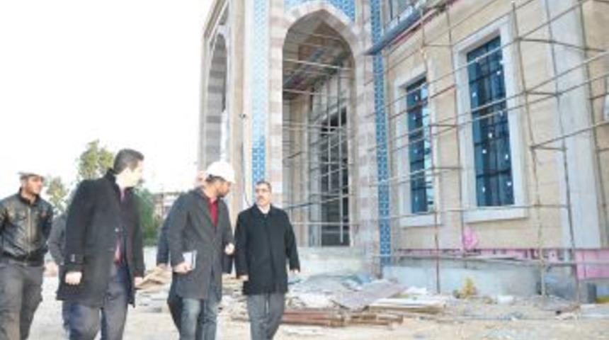 Y&uuml;reğir K&uuml;lt&uuml;r Merkezi Inşaatı Devam Ediyor