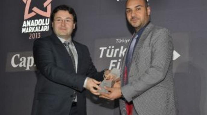 Papatya Pamuk'a Birincilik &Ouml;d&uuml;l&uuml;