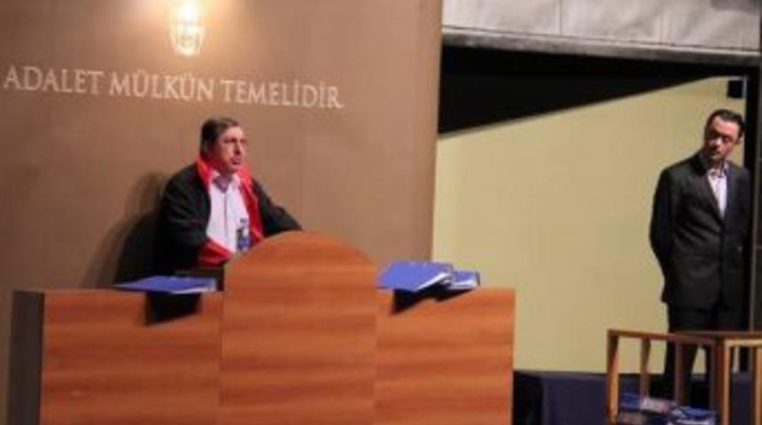 'yargıtat&ouml;r' Adlı Tiyatro Oyunu &Ccedil;aycuma&rsquo;da Sahnelendi