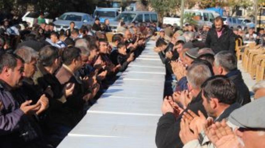 Adanalılar Yağmur Duasına &Ccedil;ıktı