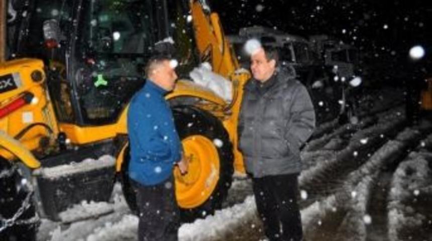 Belediye Başkanı Aksu'dan Kar Eleştirilerine Tepki