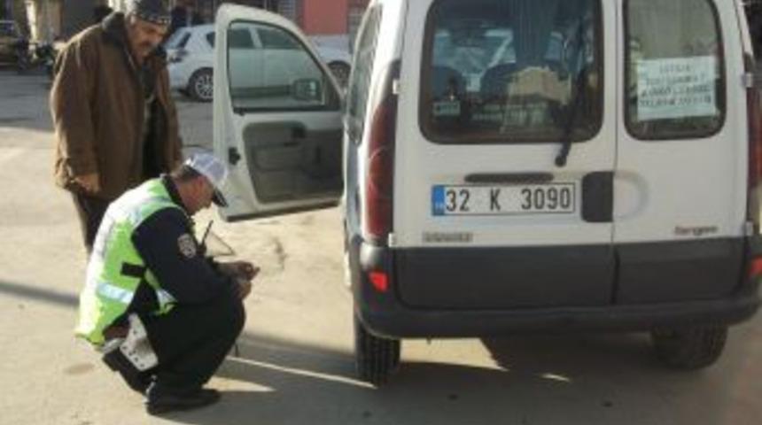 Ke&ccedil;iborlu Polisinden Kış Lastiği Uygulaması
