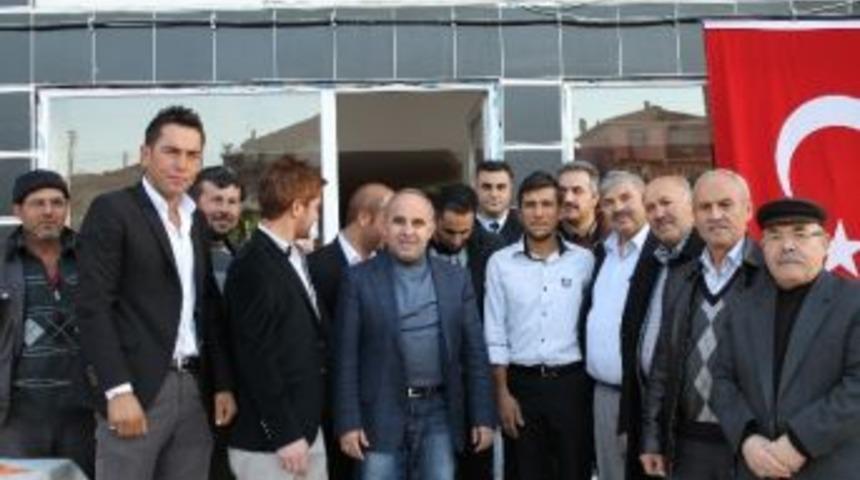 Cordon Cafe G&ouml;rdes'e Renk Kattı