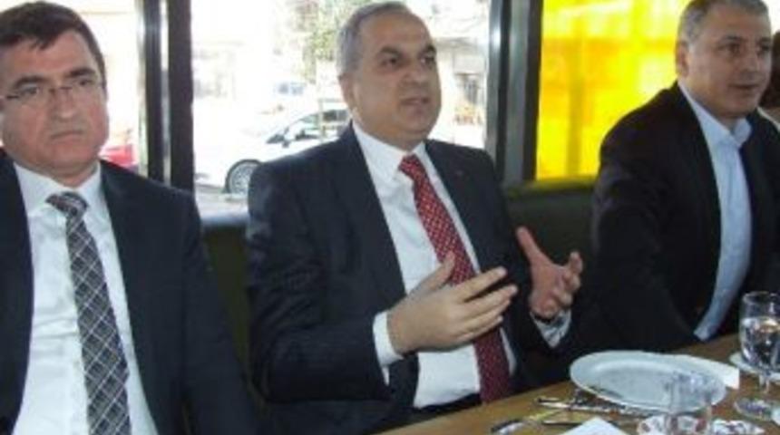 Satso&rsquo;dan Siyasilere Kırmızı Kart