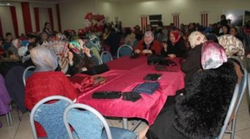 Kadınlar Matinesinde Bayanlar Doyasıya Eğlendi