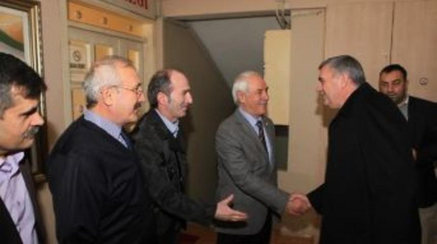 Başkan To&ccedil;oğlu Kafkas Derneğinin Misafiri Oldu