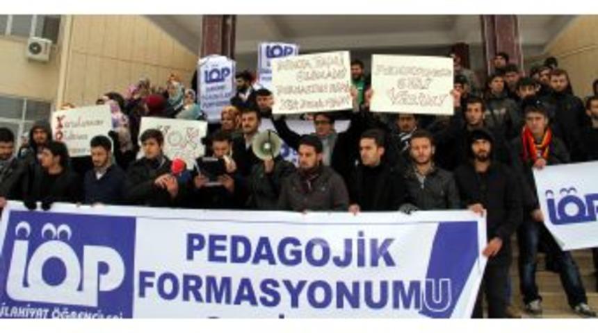 Diyarbakır&rsquo;da Ilahiyat &Ouml;ğrencileri Formasyon I&ccedil;in Eylem Yaptı