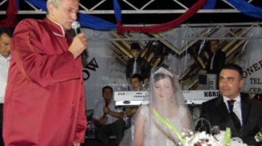 Simav Belediyesi 2013&rsquo;de 205 &Ccedil;ifte Resmi Nikah Kıydı