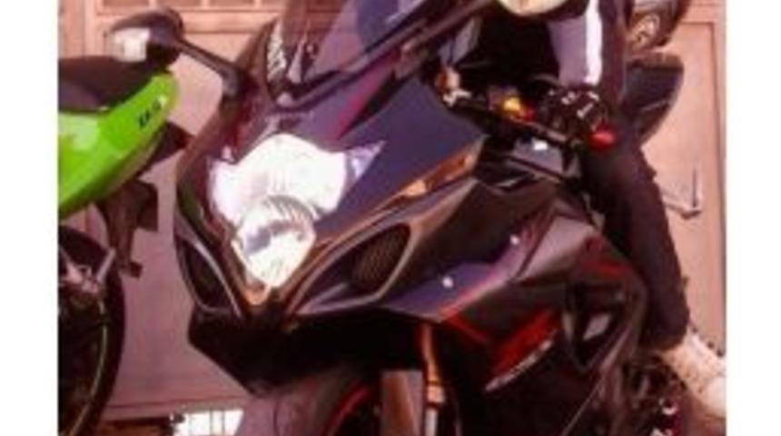 Virajı Alamayan Motosiklet Otomobille &Ccedil;arpıştı: 1 &Ouml;l&uuml;, 1 Yaralı