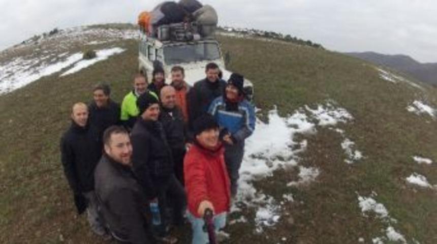 Kar-kış Dinlemeden U&ccedil;uyorlar