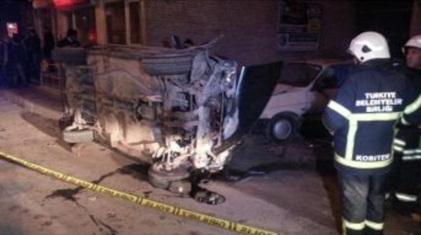 K&uuml;tahya'da Trafik Kazası: 4 Yaralı