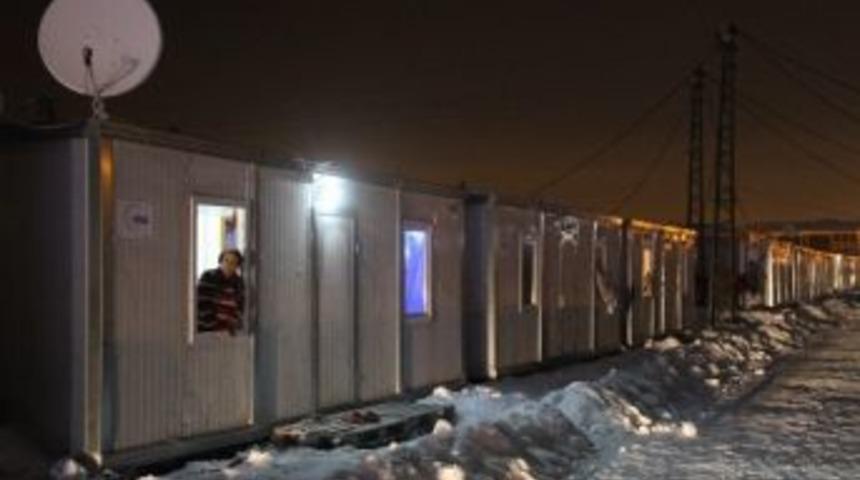 Depremzedeler 120 G&uuml;n Sonra Elektriğe Kavuştular