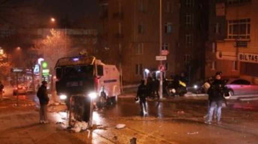 &Ccedil;arşı'ya Polis M&uuml;dahalesi