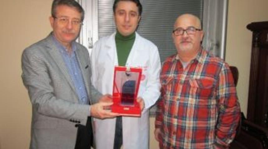 Mizah Sanatı Derneği&rsquo;nden &Ouml;zel İmperial Hastanesi&rsquo;ne Teşekk&uuml;r