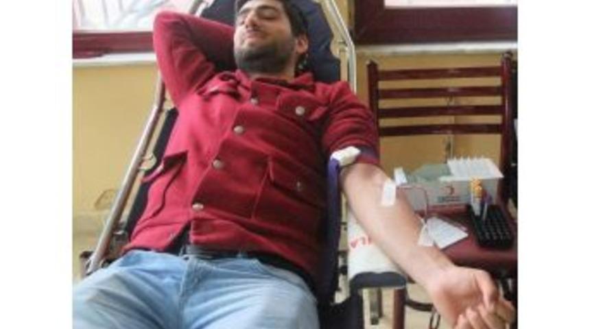 G&ouml;k&ccedil;eada&rsquo;da Kan Bağışı