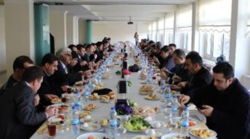 Bing&ouml;l Emniyet Teşkilatı Esnafla Kahvaltıda Buluştu