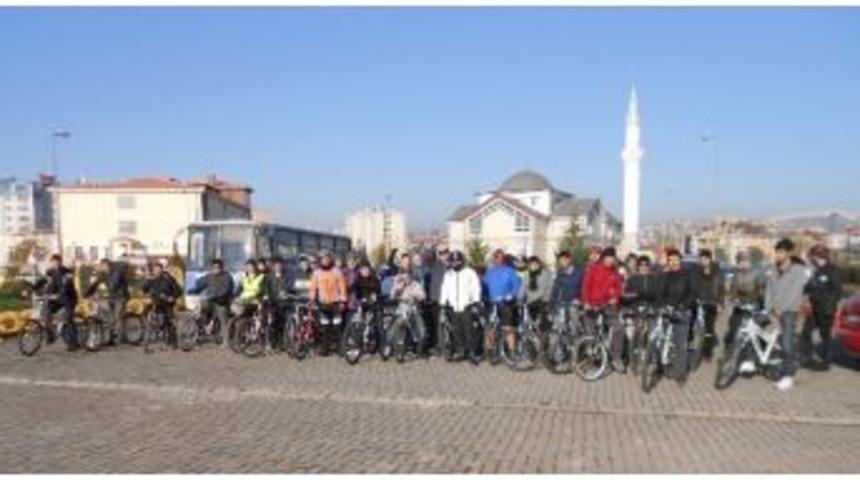 İngiliz &Ouml;ğrenciler İzmit'te Bisiklet Turuna Katıldı