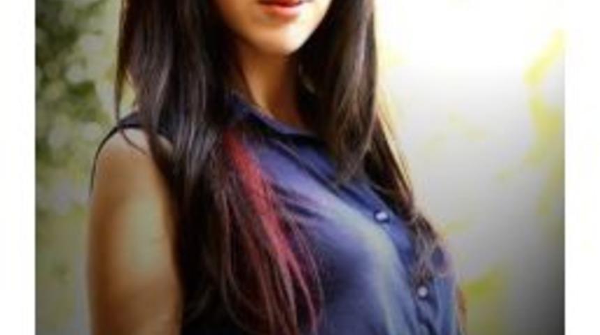 Fotoğraf&ccedil;ı Gen&ccedil; Kız Kaza Kurbanı