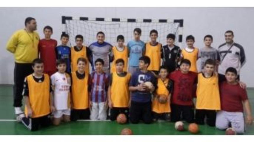 D&uuml;zce&rsquo;nin İl&ccedil;eleri Hentbol İle Tanıştı