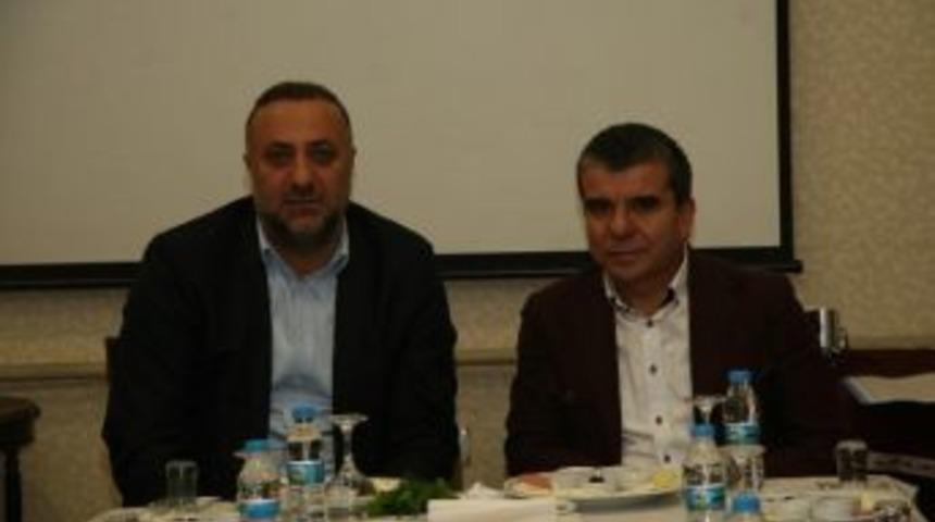 Başkan Yardımcısı &Ouml;z&uuml;m, Berber Esnafının Sorunlarını Dinledi