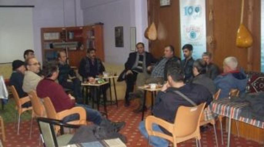 Boz&uuml;y&uuml;k T&uuml;rk Ocağı'nda &ldquo;t&uuml;rk Kimliği Ve K&uuml;lt&uuml;r&uuml;&rdquo; Konuşuldu