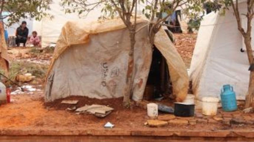 Suriye'de &Ccedil;ocuklar Donarak &Ouml;l&uuml;yor