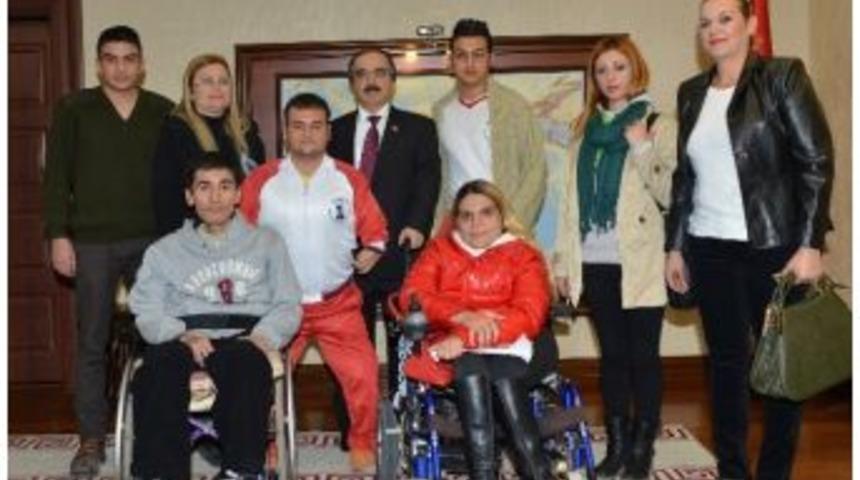 Sporda &ldquo;engel&rdquo; Tanımadılar Başarılarını Vali Coş İle Paylaştılar