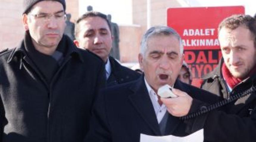 İlahiyat &Ouml;ğrencileri Formasyon Hakklarının Iadesini Istedi