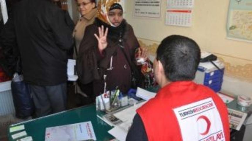 Kızılay'dan G&ouml;&ccedil;menlere Battaniye Yardımı