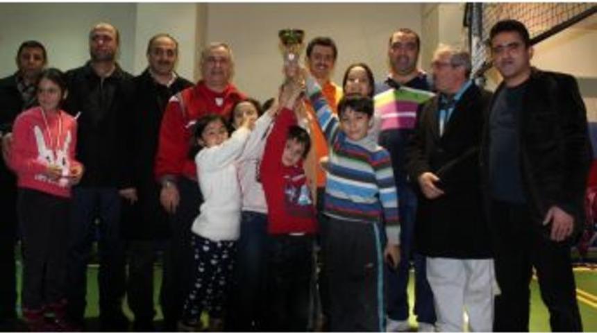 &Ouml;ğrenci Velileri Turnuvada Ter D&ouml;kt&uuml;