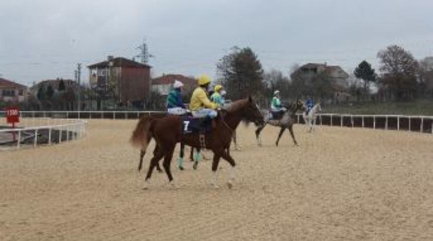 Kartepe Hipodromu A&ccedil;ıldı