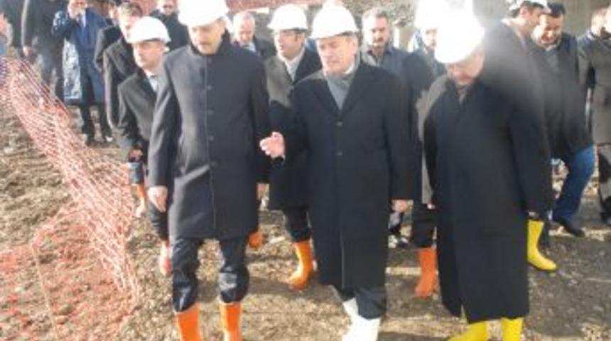 Topbaş: Ayamama Deresi'ni Islah I&ccedil;in 119 Bina Yıkıldı