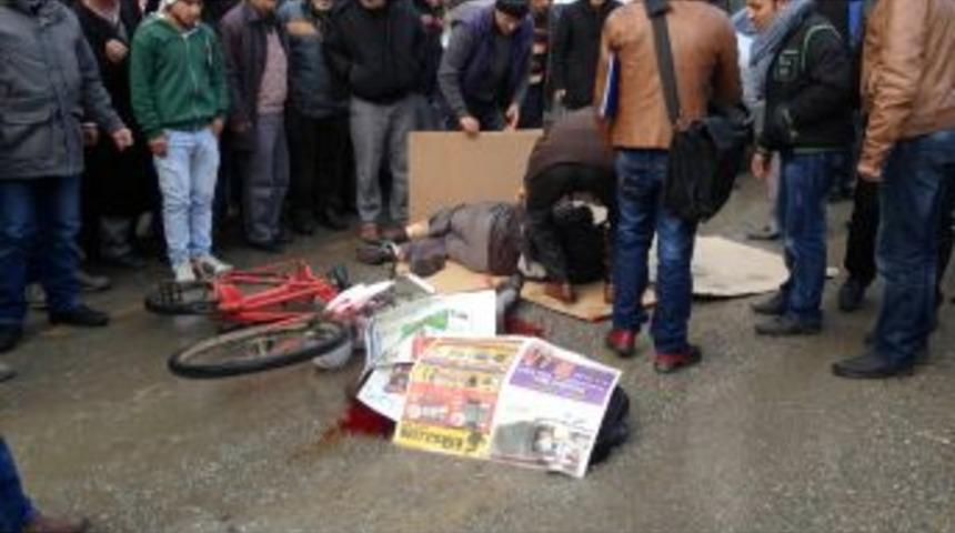 Akyazı'da Trafik Kazası: 1 &Ouml;l&uuml;, 1 Yaralı