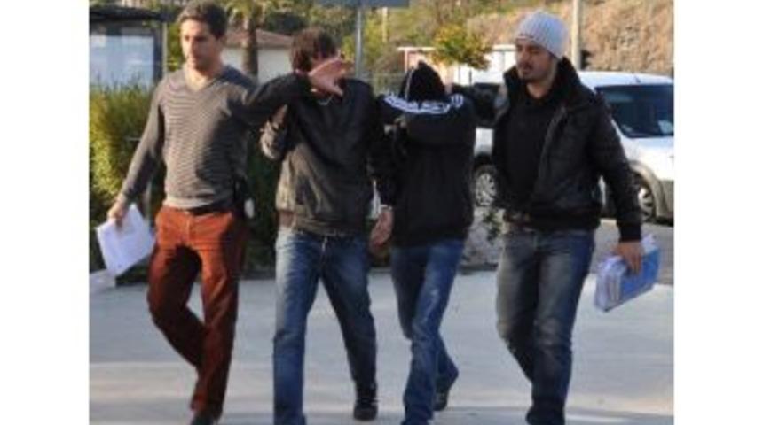 Hırsızlık Zanlılarını Facebook Ele Verdi