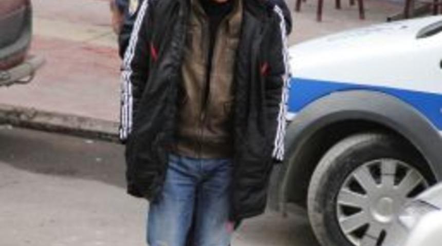 Eşini Bı&ccedil;akladığı İddia Edilen Futbolcu G&ouml;zaltına Alındı