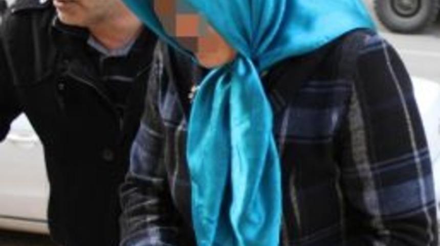 Bebek Arabasından C&uuml;zdan &Ccedil;alan Kadın Tutuklandı