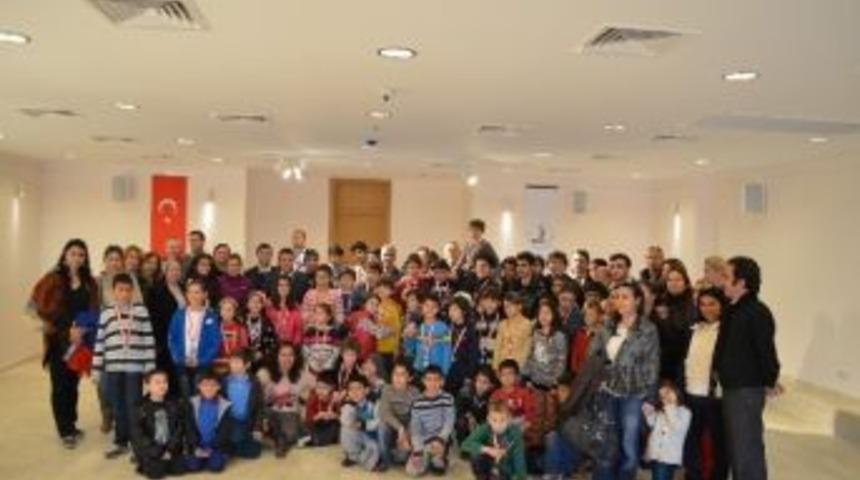 Minik Satran&ccedil;ılar &Ouml;d&uuml;lerine Kavuştu