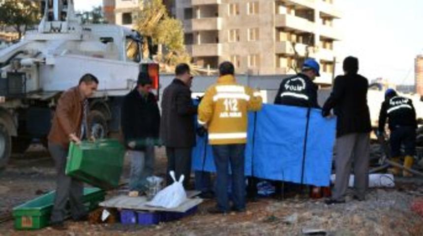 &Ccedil;&ouml;ken Iskele Ile Birlikte &Ccedil;atıdan D&uuml;şen M&uuml;teahhit Hayatını Kaybetti