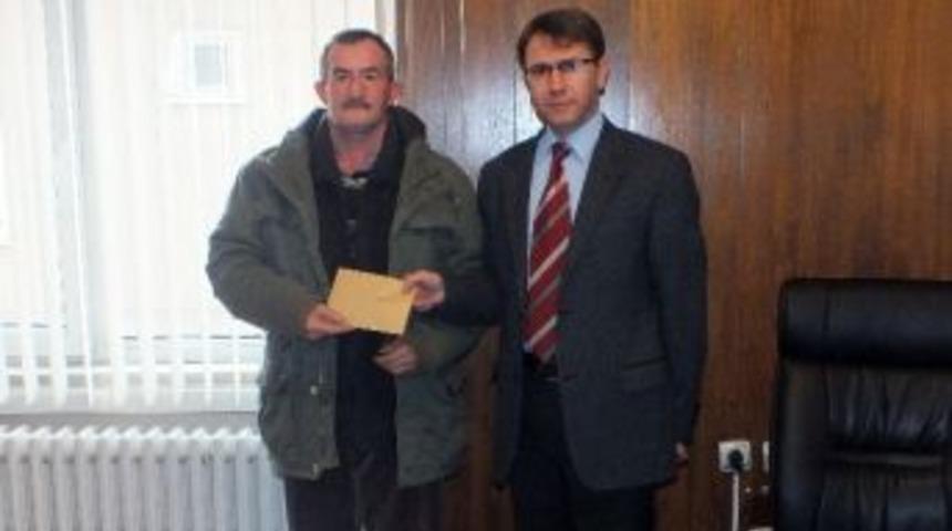 Afetzedeler Acil Yardım &Ouml;deneklerini Aldı