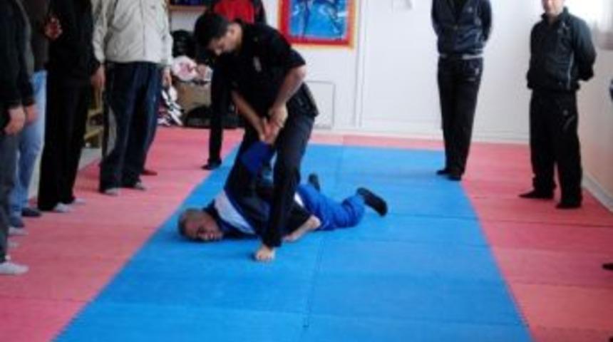 Polislere Savunma Dersi